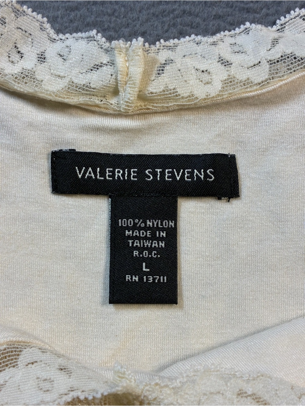 Valerie Stevens Lace Camisole in Cream - Picture 2 of 5